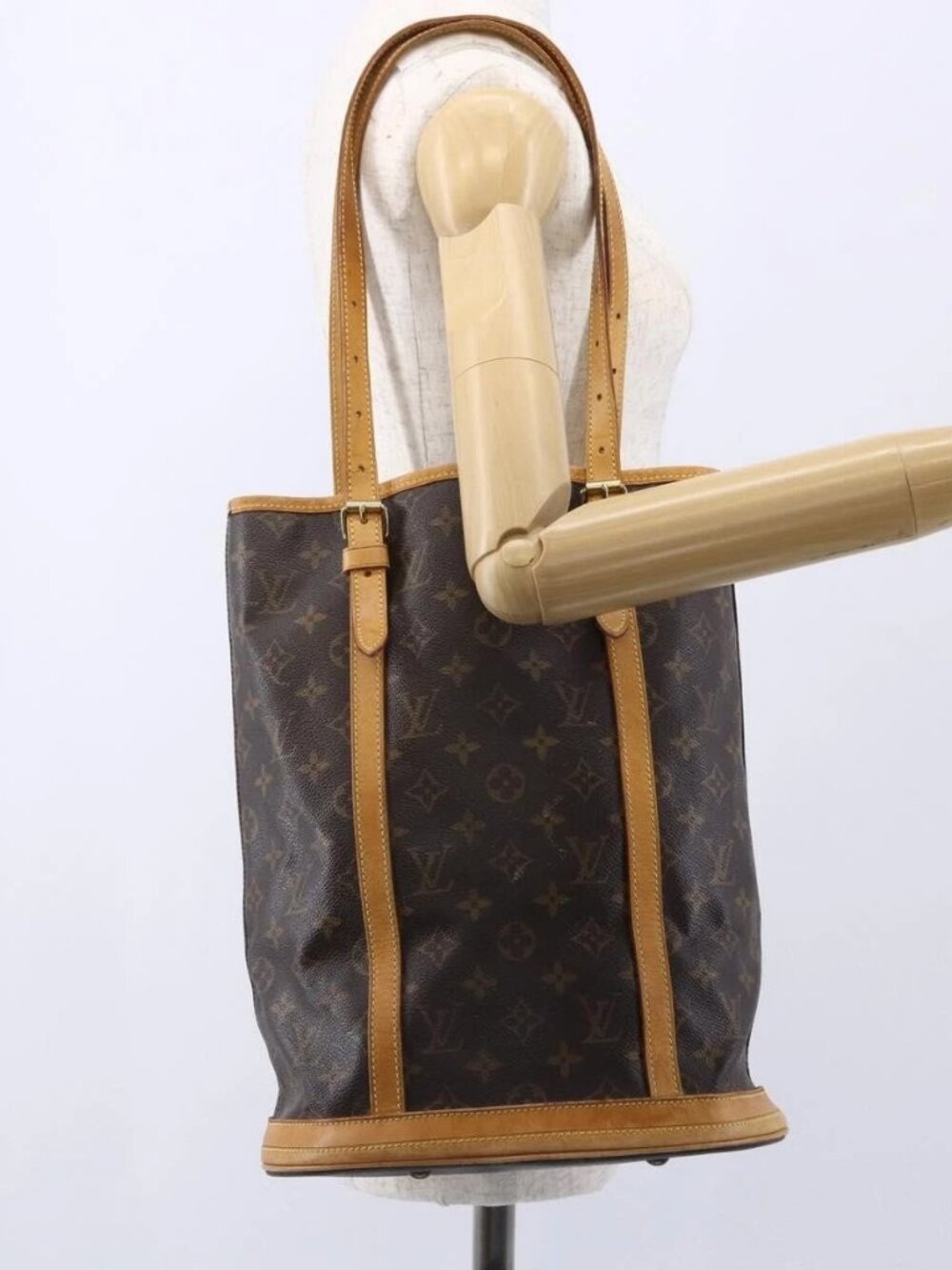 LOUIS VUITTON Monogram Bucket GM Shoulder Bag M42236 LV Auth